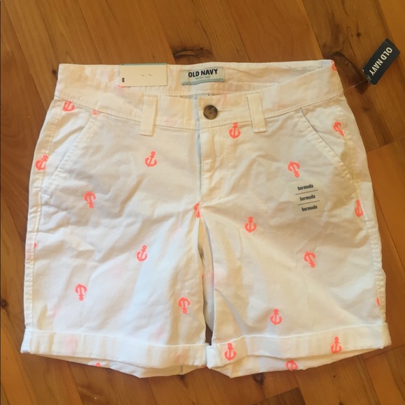 Old Navy Pants - Old Navy White Bermuda Shorts /Embroidered Anchors